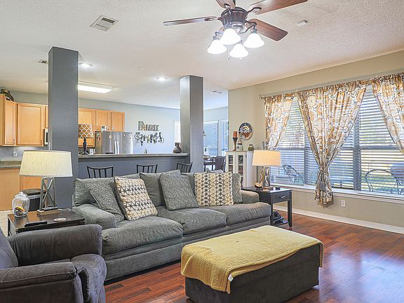 2nd image of 18134 Lake Vista Dr