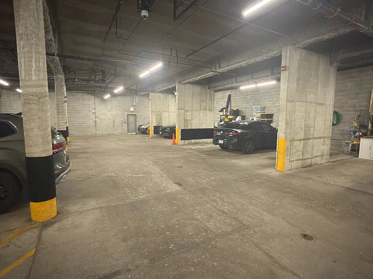 500 N Damen Ave #205 — Photo 66