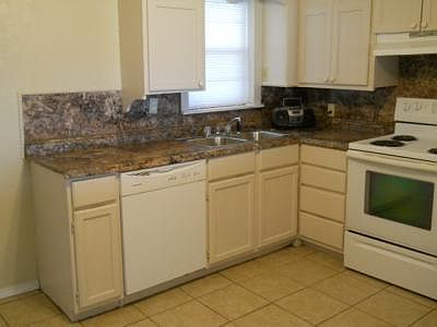 5th image of 2415 SW E Ave