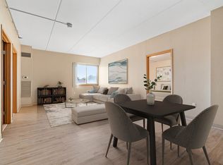 1195 W County Rd E #218, Saint Paul, MN 55126