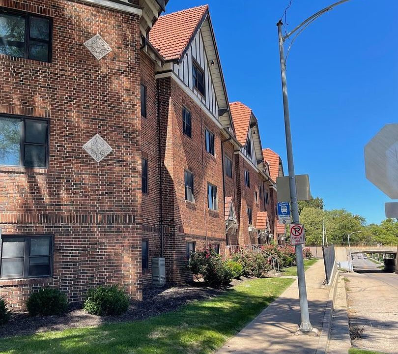 1st image of 808 N 33rd St APT 4
