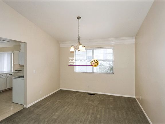 3rd image of 1376 E Rainsborough Rd