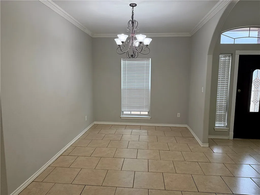 4 bed, 3.0 bath, 2479 sqft, $2,485 — Photo 4