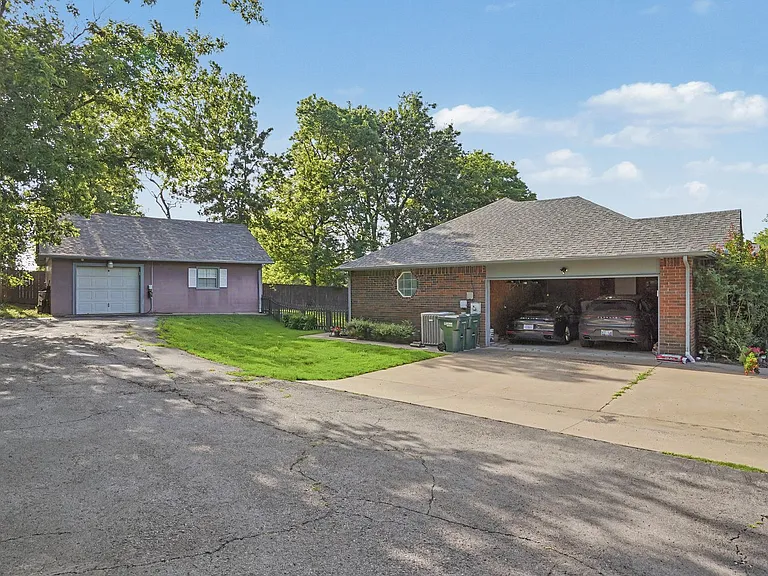 710 Christmas Ln — Photo 8