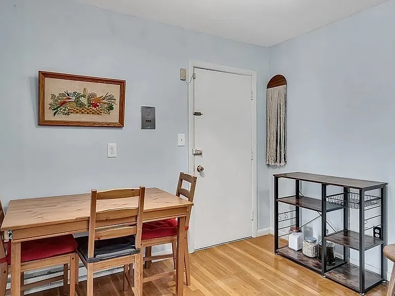 50 Seymour St #15 — Photo 3