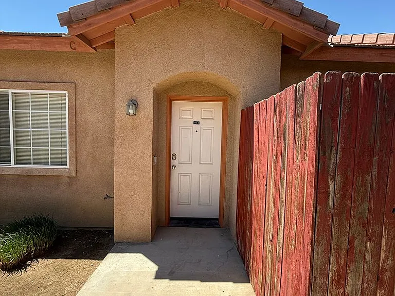 Yellow Meadow Ct 548 — Photo 5