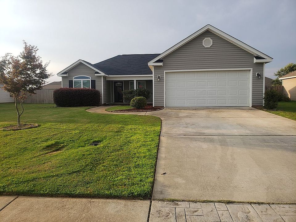 Front yard view