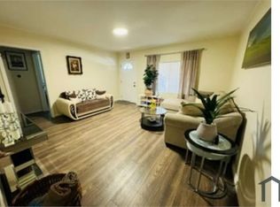 7040 Crebs Ave, Reseda, CA 91335