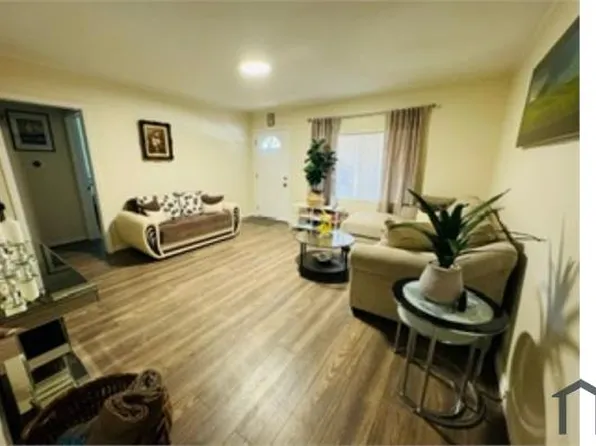 7040 Crebs Ave, Reseda, CA 91335