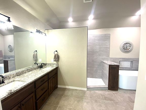 5th image of 14705 Bella Maria Dr