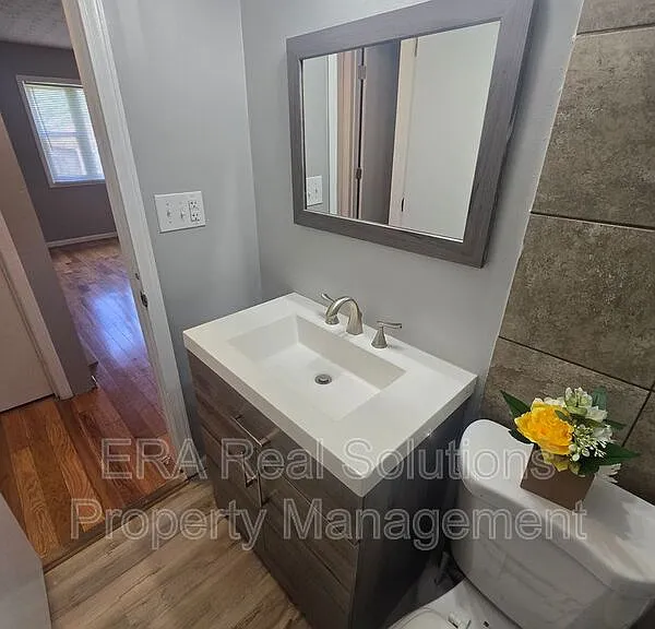 977 13th Ave — Photo 18