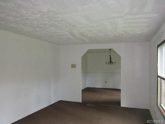 4th image of 32683 Sussex Dr