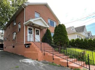 32 Warren Ter, West Hartford, CT 06119