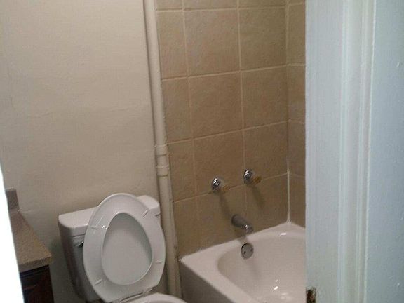 3rd image of 518 Jefferson St #A
