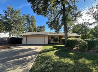 881 Oakmont Dr, Redding, CA 96003