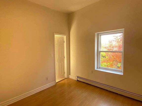 5th image of 272 9th St #C