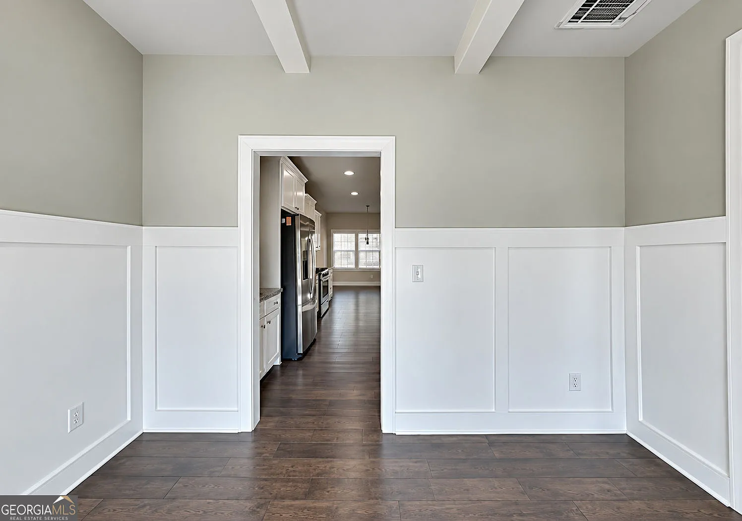 5 bed, 3.0 bath, 3414 sqft, $4,100 — Photo 2