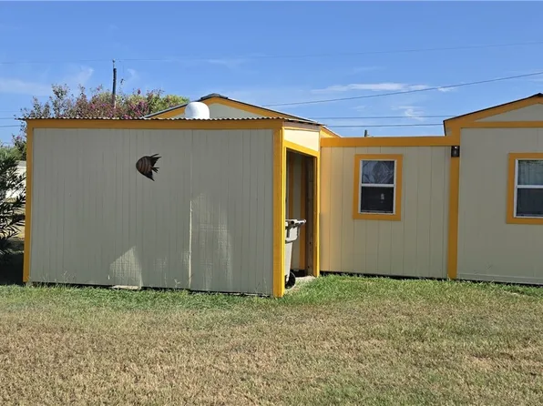 1006 W Dallas Ave, Seadrift, TX 77983