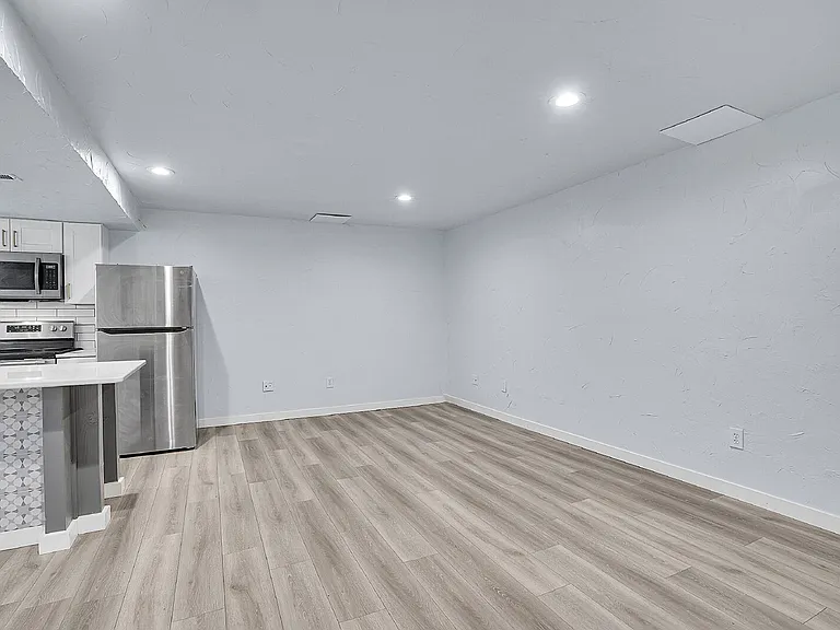 8065 Eagleview Dr — Photo 31