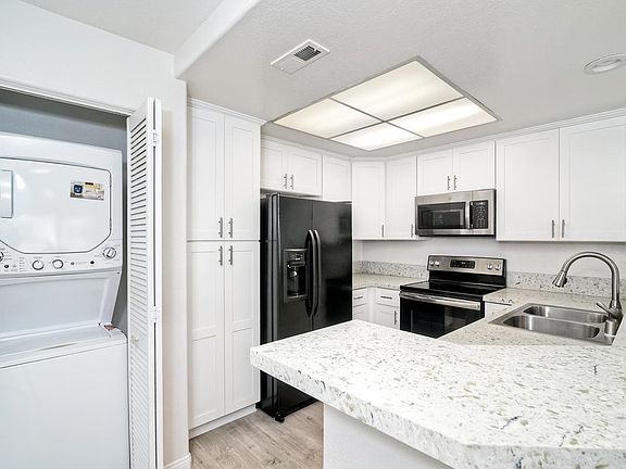 3rd image of 9965 Scripps Westview Way Unit 37