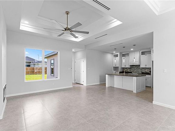 5th image of 1208 E Boxwood Ave