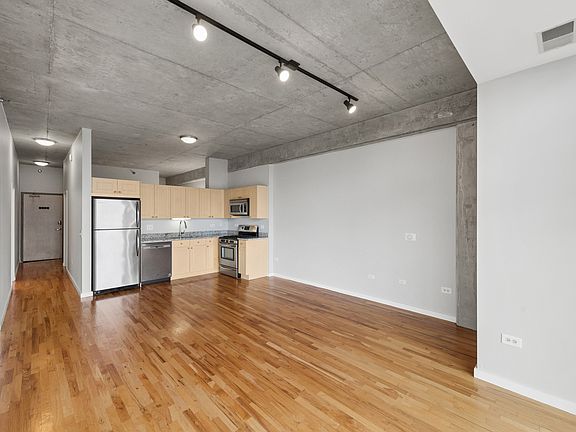 4th image of 1620 S Michigan Ave Unit 710
