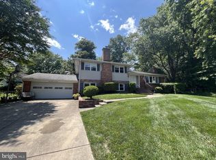 709 Skyline Ct NE, Vienna, VA 22180