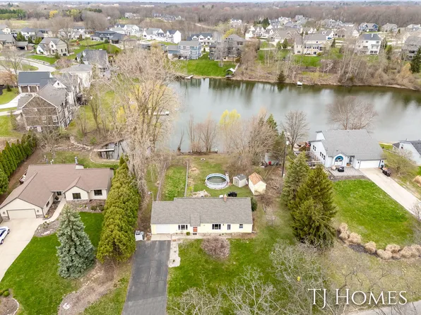 2215 Maguire Ave NE, Grand Rapids, MI 49525