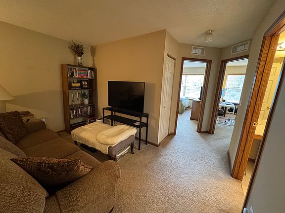 5th image of 681 Cobblestone Way