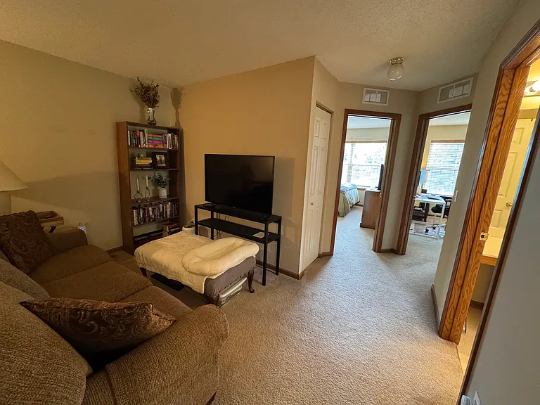 681 Cobblestone Way — Photo 5