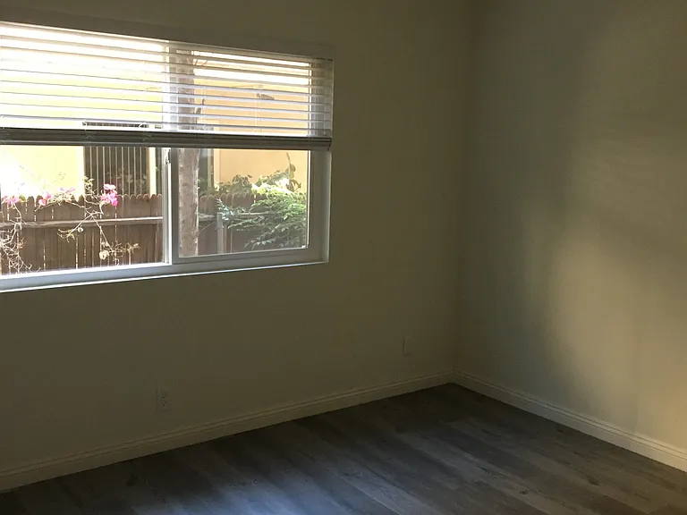 325 N Howard St #1 — Photo 6