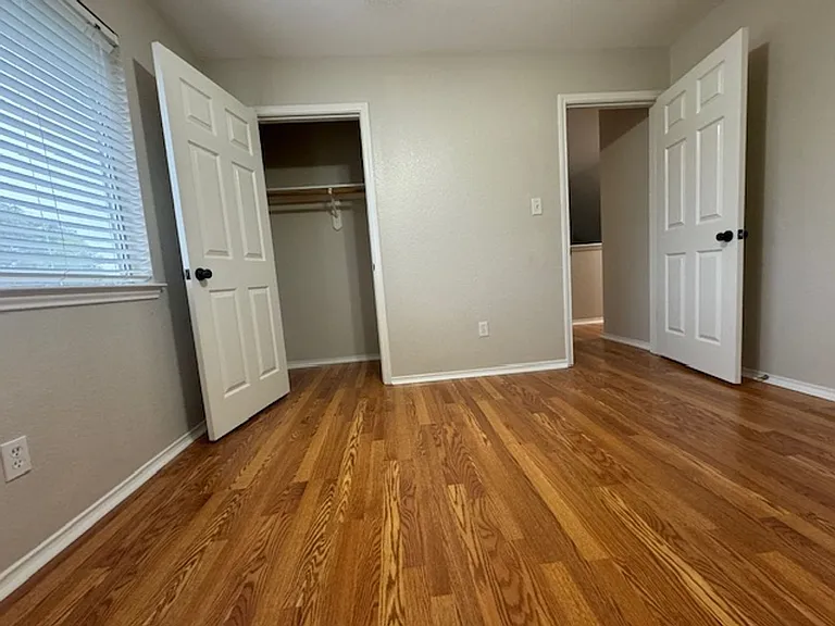 4713 Castleman Dr — Photo 16