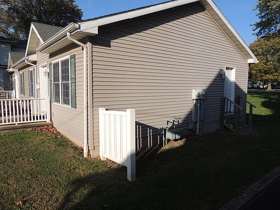 3rd image of 610 N Franklin St