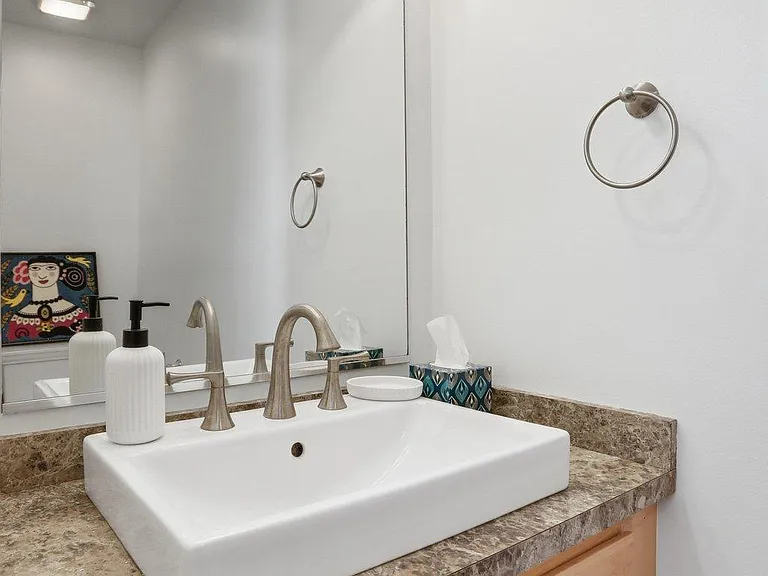 19 Fairview Ave — Photo 19