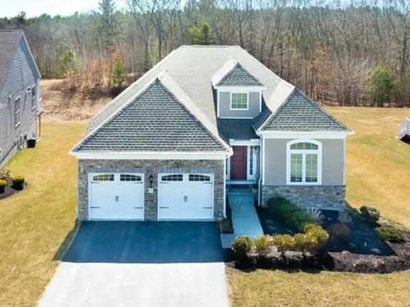 91 Pine Tree Dr #91, Methuen, MA 01844