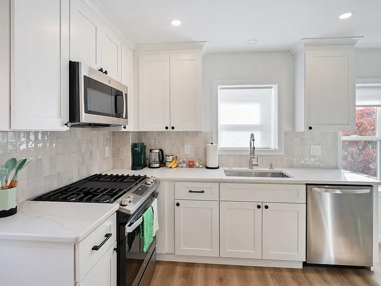 101 E Manning St #2 — Photo 2