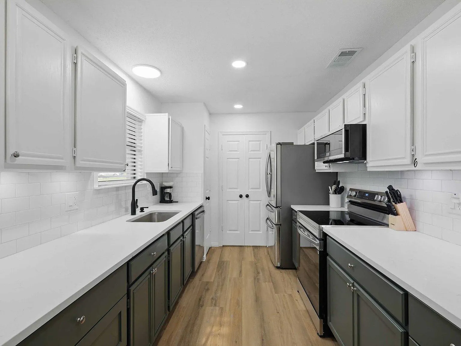 4 bed, 3.0 bath, 1823 sqft, $832 — Photo 4