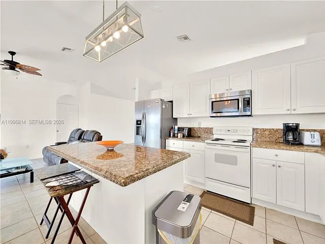 12046 SW 133rd Ter — Photo 6