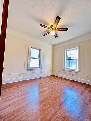 Rented by Zikos Realty Services | media 7