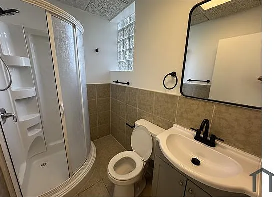 4 bed, 1500 sqft, $2,250 — Photo 3