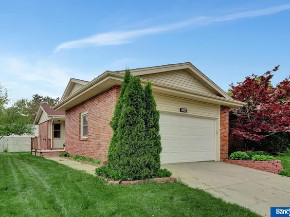 1827 Normandy Ln, Lincoln, NE 68512