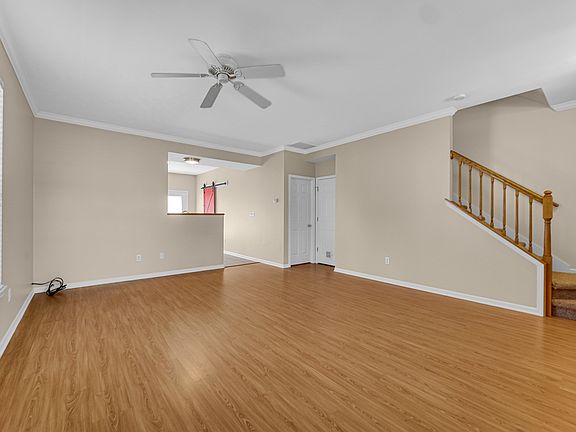 3rd image of 314 Village Sq