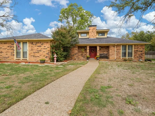 1516 Hemphill Dr, Cleburne, TX 76033