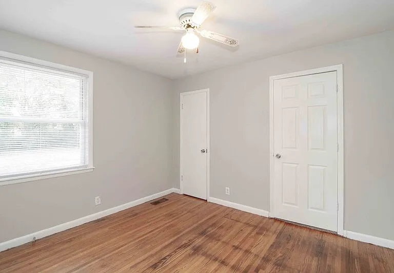 402 Britton Springs Rd — Photo 10