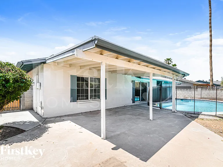 614 E Greenway Dr — Photo 18