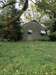 2nd image of 255 E Thompson Rd