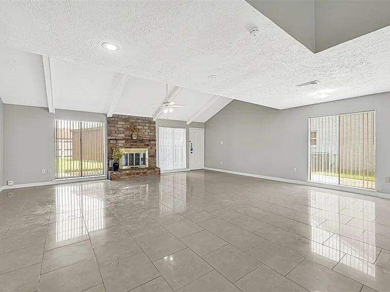 10127 Sagegate Dr — Photo 4