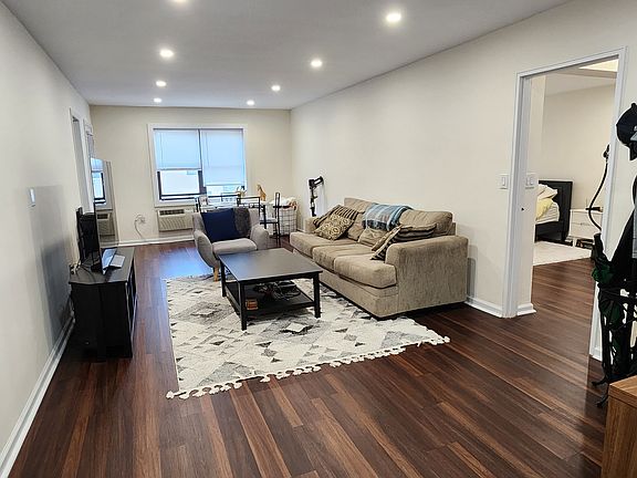 2nd image of 860 E Broadway APT 6J
