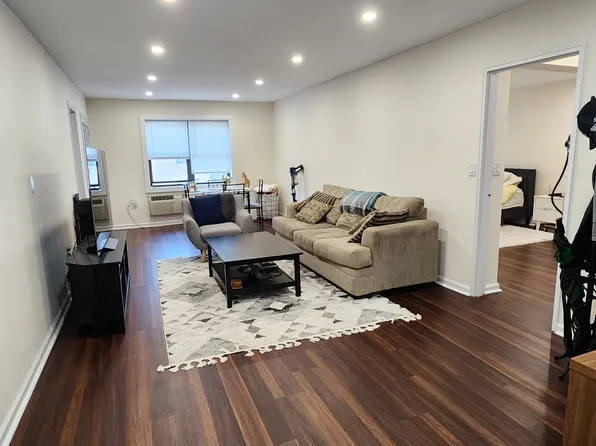 860 E Broadway, Long Beach, NY
