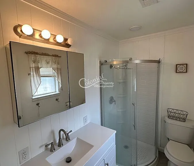 2203 Athens St — Photo 8